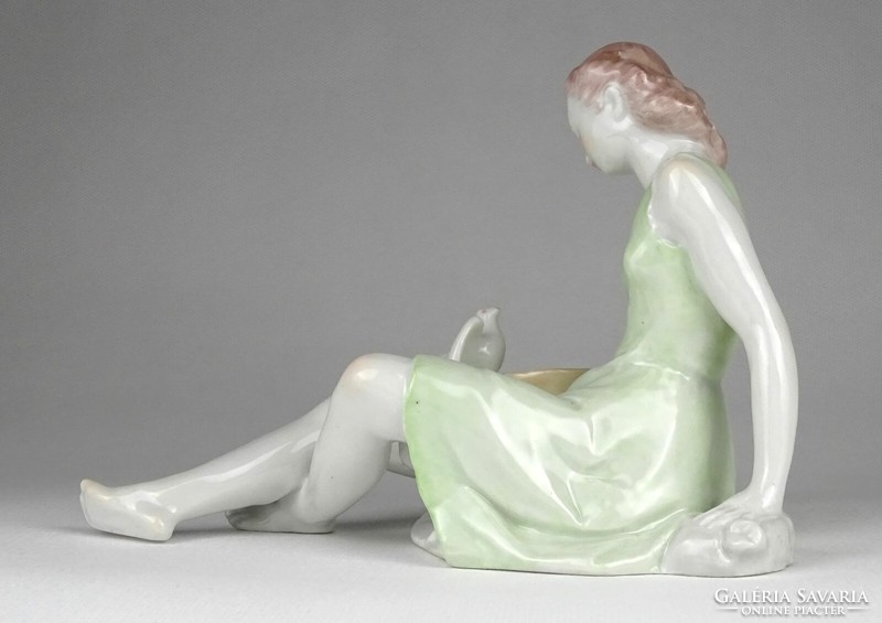 1N579 Galambot etető Kőbányai porcelán nő figura 18.5 cm
