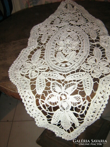 Beautiful sewn point lace special off-white floral tablecloth