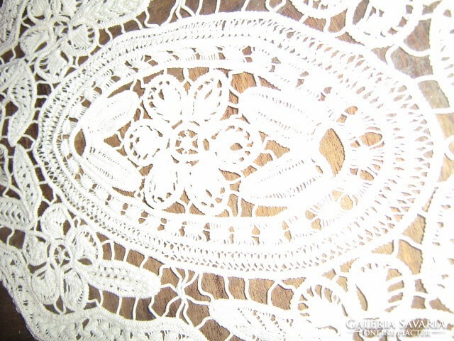 Gyönyörű varrt csipke point lace különleges tört fehér virágos terítő