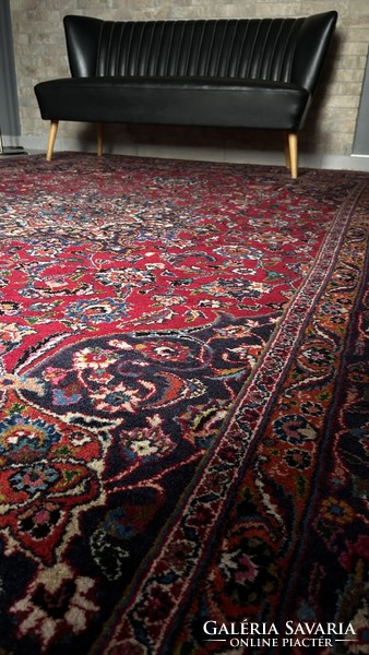 Hand-knotted Persian rug 2.5x3.5 signed