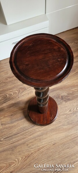 Wooden pedestal or flower holder, sculpture holder. Screw column. Classic style.
