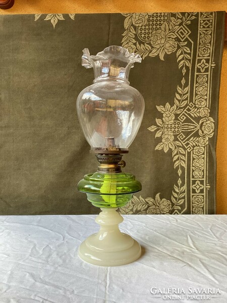 Antique tulip-shaped kerosene lamp 50 cm.