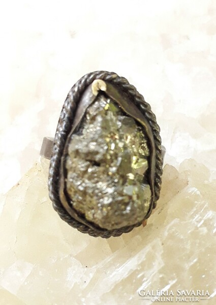 Handmade pyrite mineral copper ring in antique style