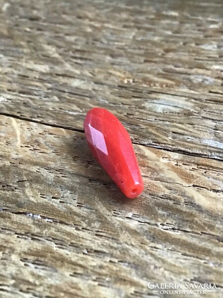 Antique multi-angled drop-shaped noble coral pendant, reserved