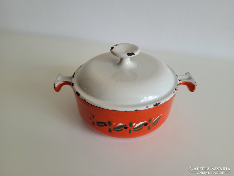 Old vintage cast iron red white pot with flower pattern iron pot with enamel lid baking dish bowl