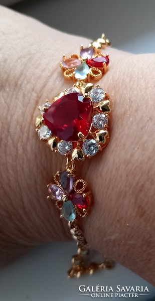 Beautiful gold-plated heart bracelet