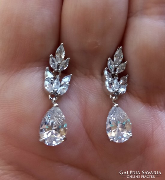 Zirconia drop earrings