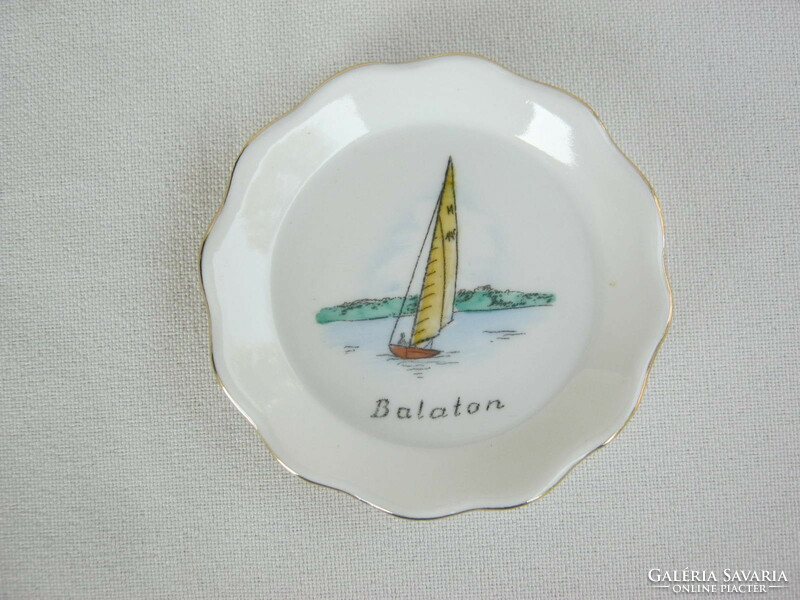 Balatoni emlék vitorlás hajós Aquincumi porcelán mini tálka