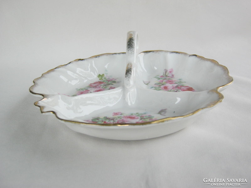 Ceramic bowl table centerpiece with a split arrangement with a rose pattern