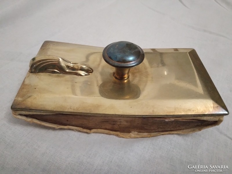 Jelzett art deco bronz íróasztal szett:tintatartó,tapper,levélnehezék,gyertyatartópár