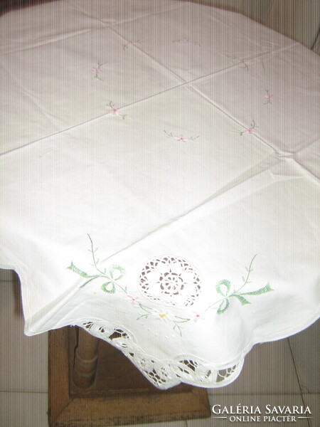 Cute machine embroidered stitched lace crocheted tablecloth