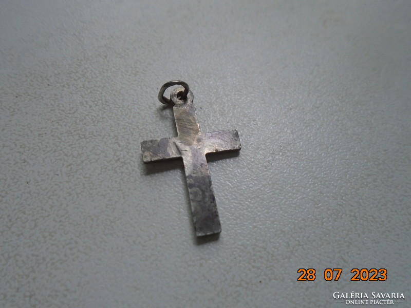 Antique silver cross pendant with fine chiseled pattern