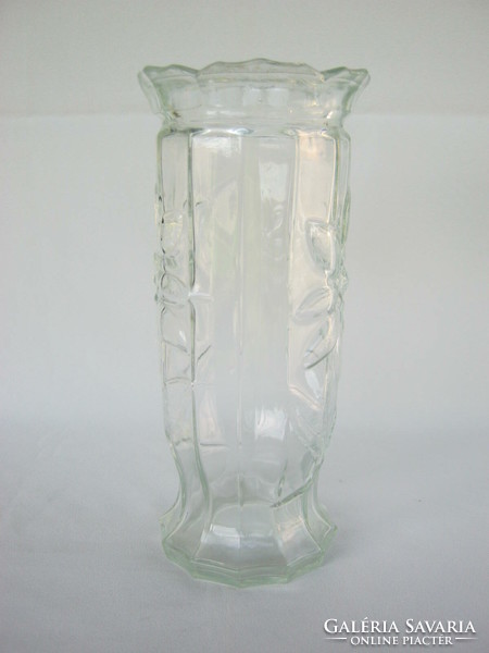 Préselt üveg váza virág mintával