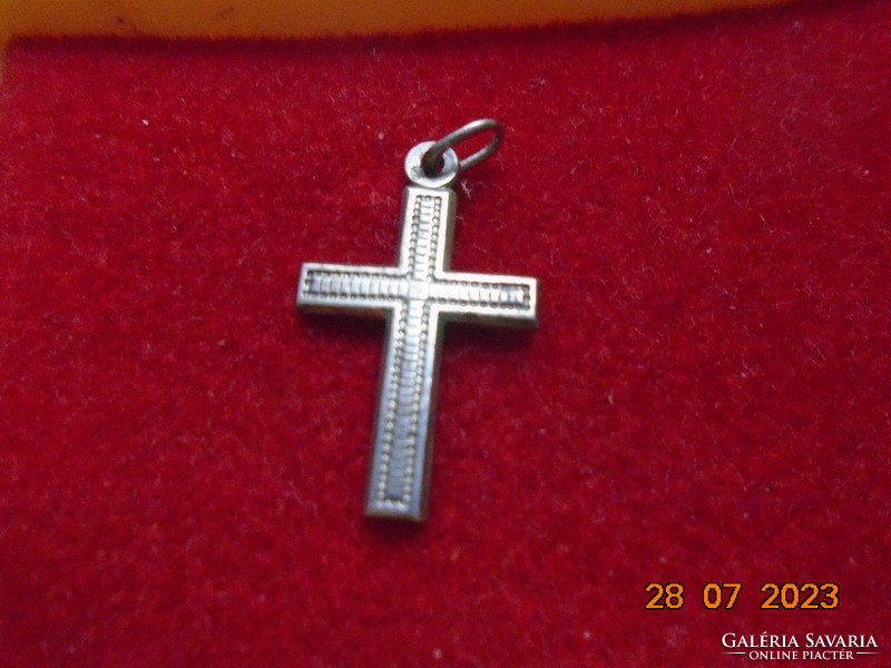 Antique silver cross pendant with fine chiseled pattern