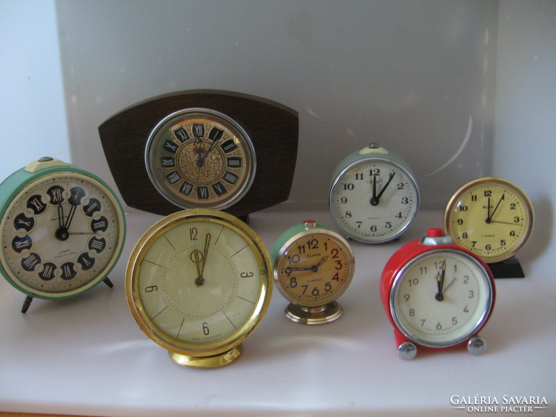 Set of 7 working alarm clocks