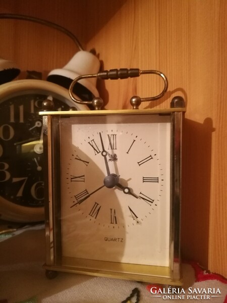8 db régi csörgő óra egyben eladó