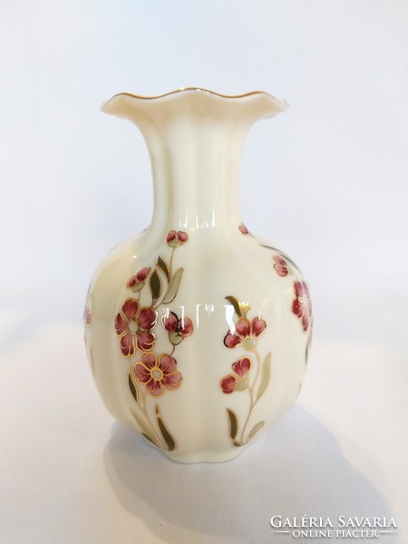 Zsolnay burgundy flower-patterned fluted vase. Flawless! (No. 23/106.)