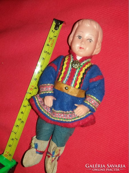 Antik 20 cm-es Lappföldi Finn népviseletes baba szép állapotban a képek szerint