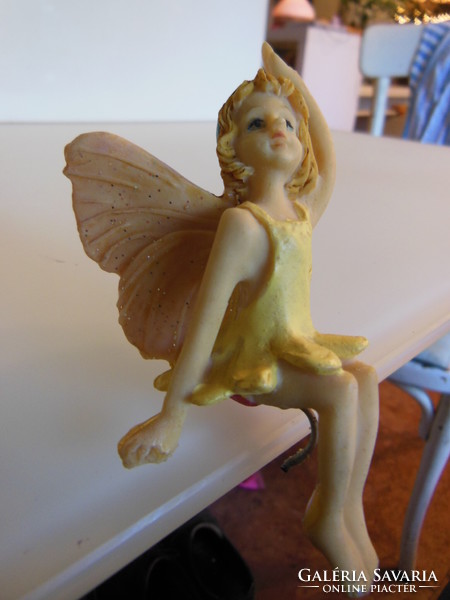 Statue - fairy - 11 x 6 x 4 cm - solid - resin - English - perfect