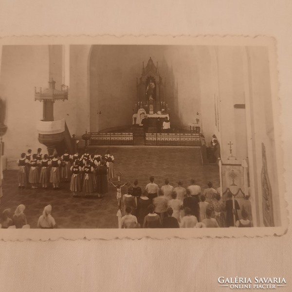Katolikus templomban készült fénykép 1930-as évek