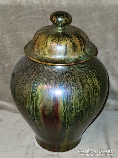 Beautiful Zsolnay eozin lidded vase with shield
