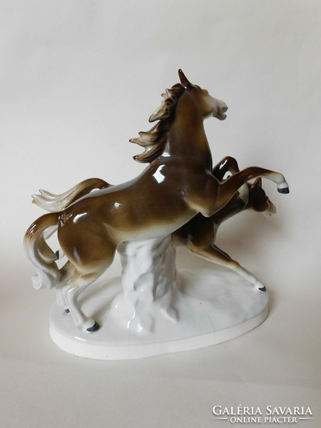Vágtató lovak - nagy méretű Gräfenthal porcelán szoborcsoport
