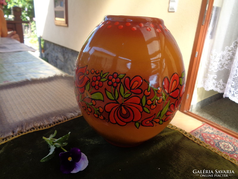Retro , zománcozott  fém váza  Bonyhádi  Lampart a hetvenes évekből , Stekli Zsuzsa zománc művész al