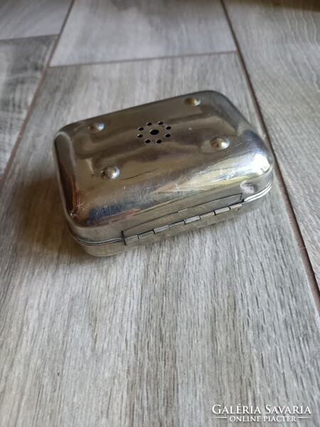 Szép régi ezüstözött doboz (szappantartó? 9,2x6,8x4 cm)
