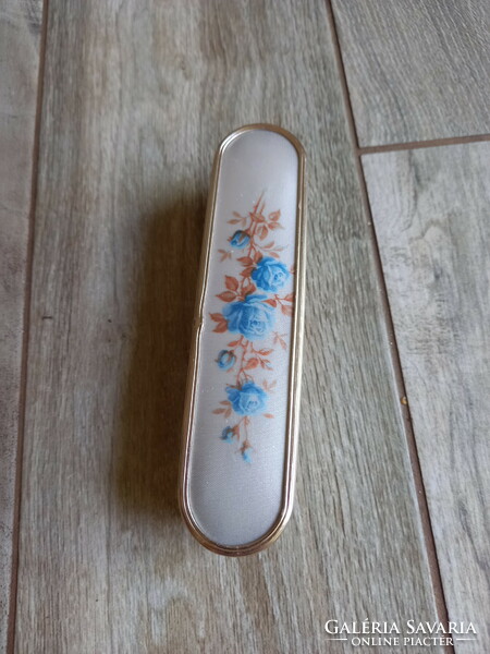 Beautiful old floral brush (15.7x3.9x3.7 cm)