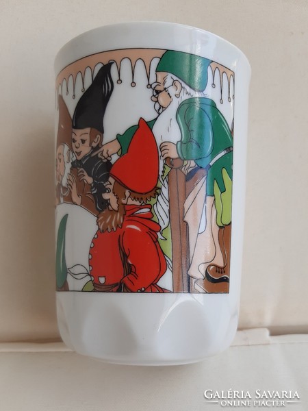 Snow White Zsolnay and the mug of the seven dwarfs