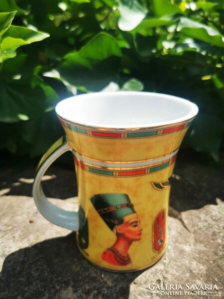 Egyptian mug with the image of Nefertiti