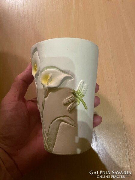 Flower patterned vase