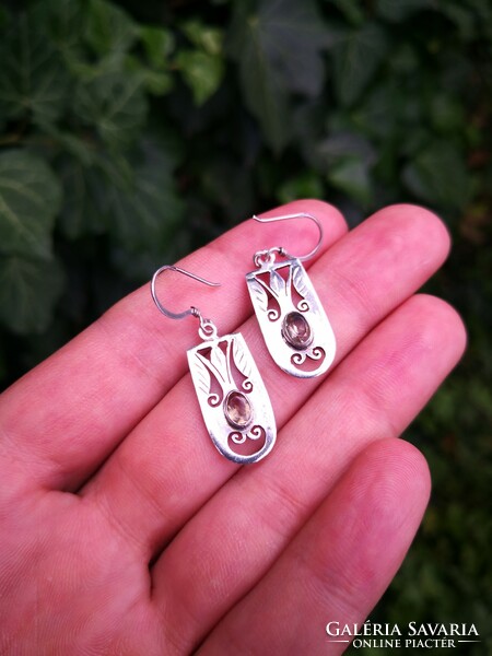 Silver earrings with citrine stones