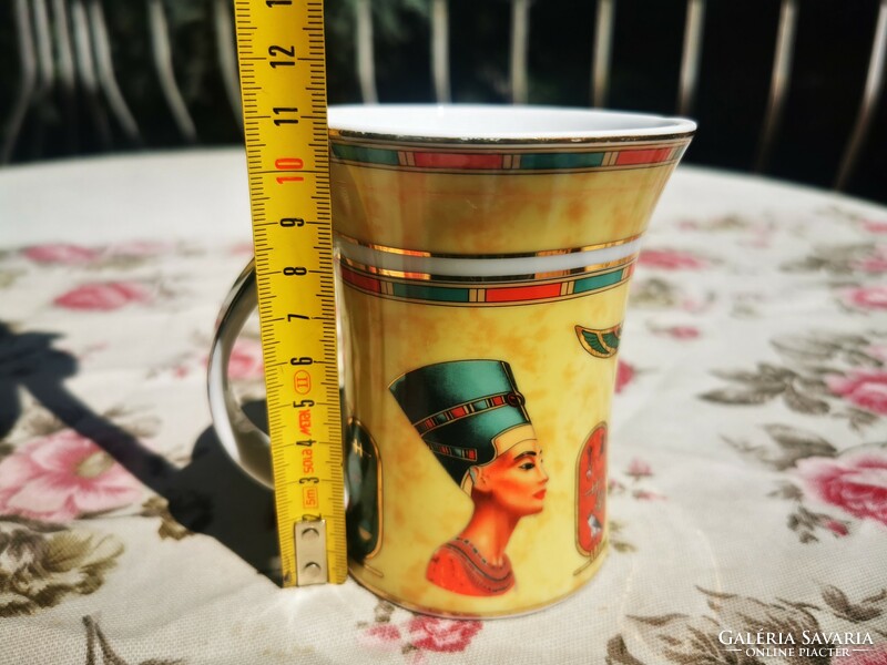 Egyptian mug with the image of Nefertiti