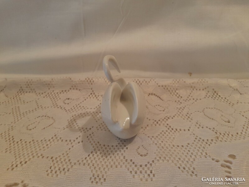 Swan porcelain figurine from Raven House