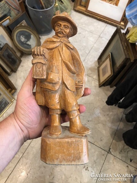 XX. Wooden statue from the beginning of the century, depicting a rural man, 18 cm high.