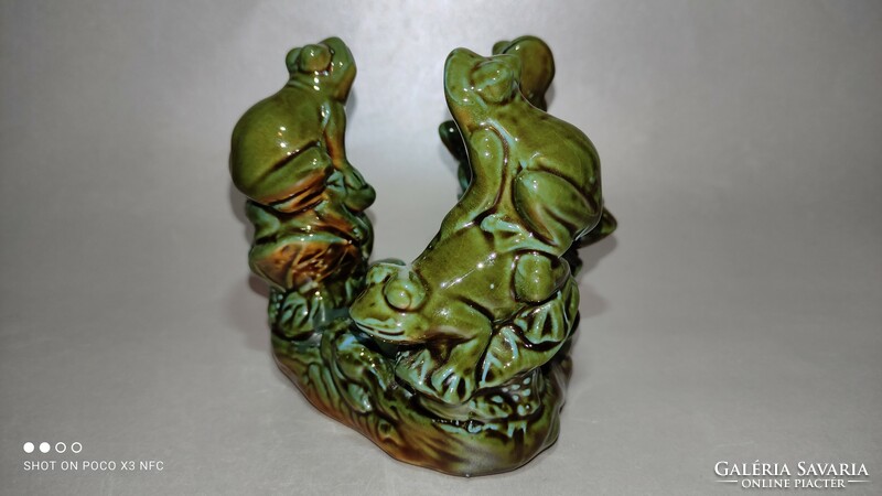 Ceramic frog-shaped candleholder ornament