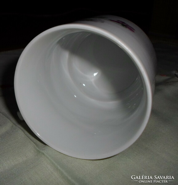 Zsolnay porcelán, szoknyás (teás) bögre 1.: ibolya, százszorszép