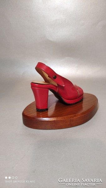 Antik régi cipész suszter vizsgamunka mini cipő női modell fa talpon