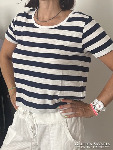 Dark blue and white striped top, T-shirt