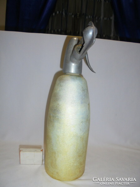Retro alumínium fejes szódásüveg, szifon - arany színű