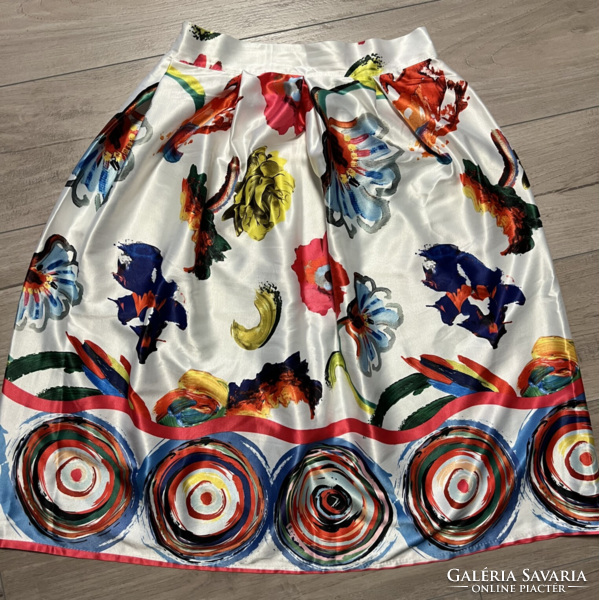 Satin skirt in fun colors