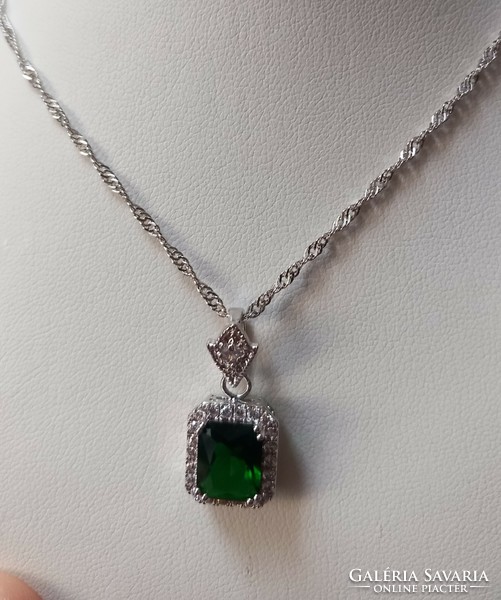 Silver-plated green rhinestone necklace