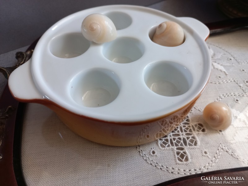Snail cooker ceramic bowl, dish