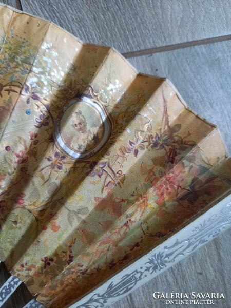 Csodás régi papír-fa legyező (23,8x44,5 cm)