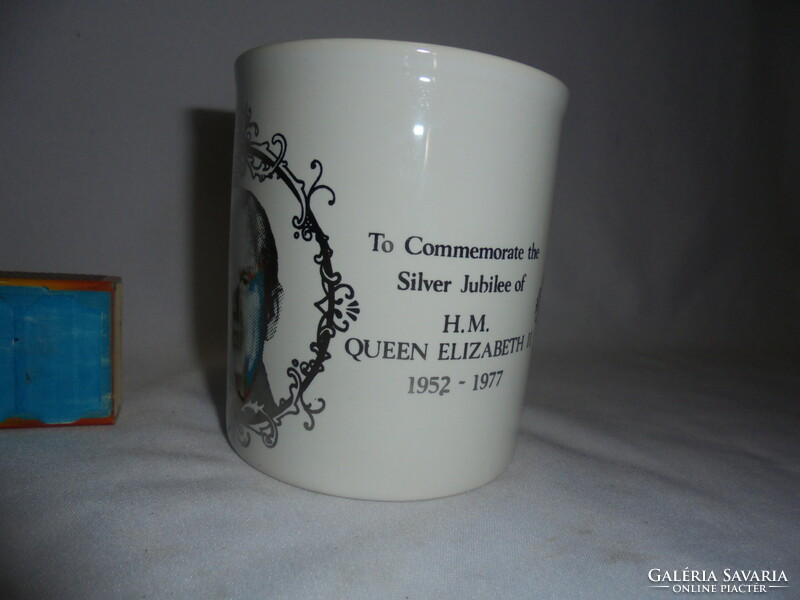 H M Queen Elizabeth II. Silver Jubilee 1952-1977 Stafford angol porcelán emlék csésze, bögre