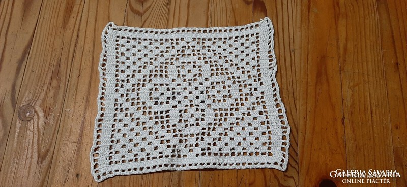 White lace tablecloth porcelain, ornaments under 17 x 14 cm.