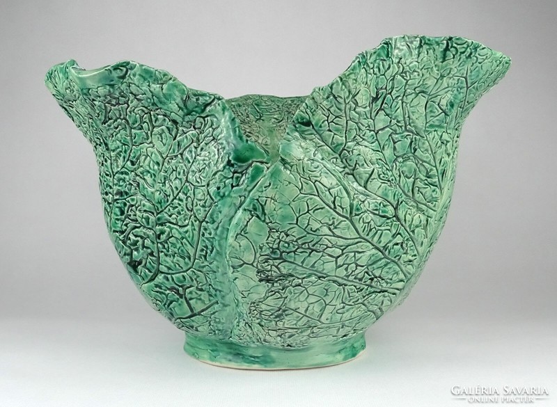 1N647 large ceramic pot with cabbage leaves 21 x 30 cm