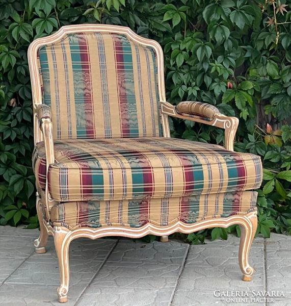 Comfortable, spacious neo-baroque style armchair