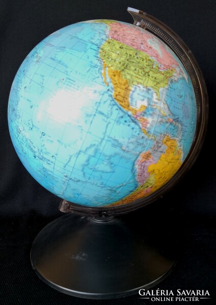 Dt/327. Hungarian-made papier-mâché globe with plastic base